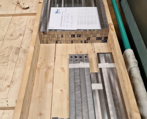 Leisten aus Stahl 1.2842, Gefräst und für Oberfläche vorbereitet.