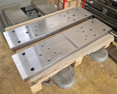 Unterbau aus Stahl 1.0570, CNC- gefräst und geschliffen.