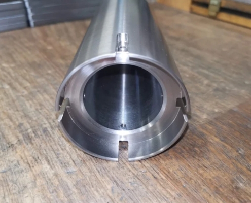 Verbinder aus Edelstahl 1.4301, CNC- gedreht.